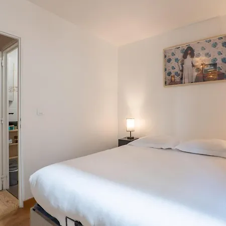 Cozy Hideaway In A Quiet Passage