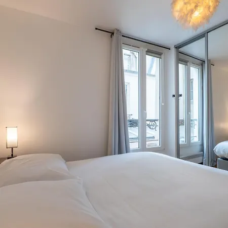 Cozy Hideaway In A Quiet Passage Διαμέρισμα *